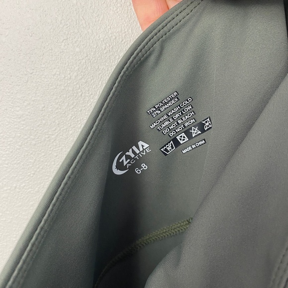 Zyia Olive Logo Stripe Light N Tight Hi-Rise Crop Legging - Size 6-8 - Picture 7 of 7